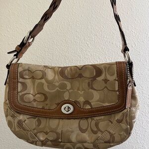 Y2K Vintage COACH Twist Lock Shoulder Bag Tan Khaki